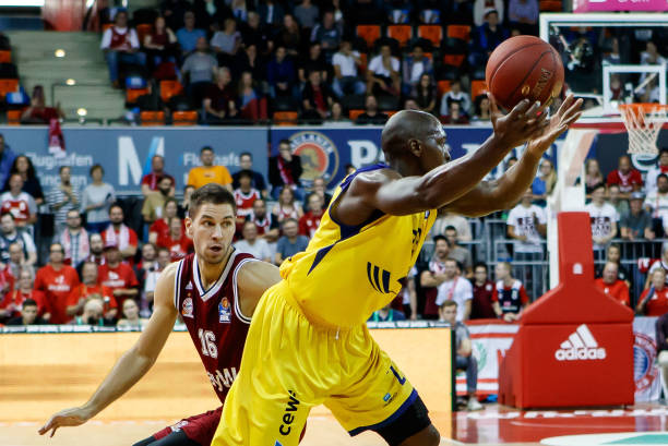 她不仅仅是 她不仅仅是