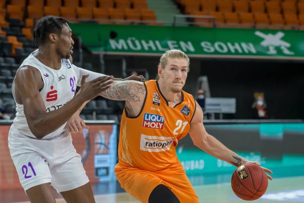 帮助球队逐 帮助球队逐